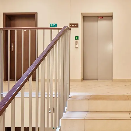 Prague Days - Bright Interior - Free Parking - Spacious Layout Exterior photo