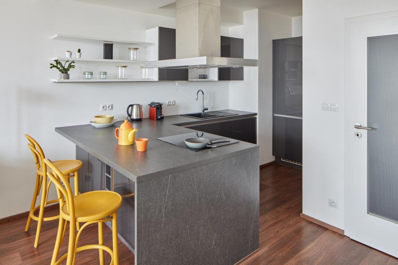 Days - Bright Interior - Free Parking - Spacious Layout * Praag